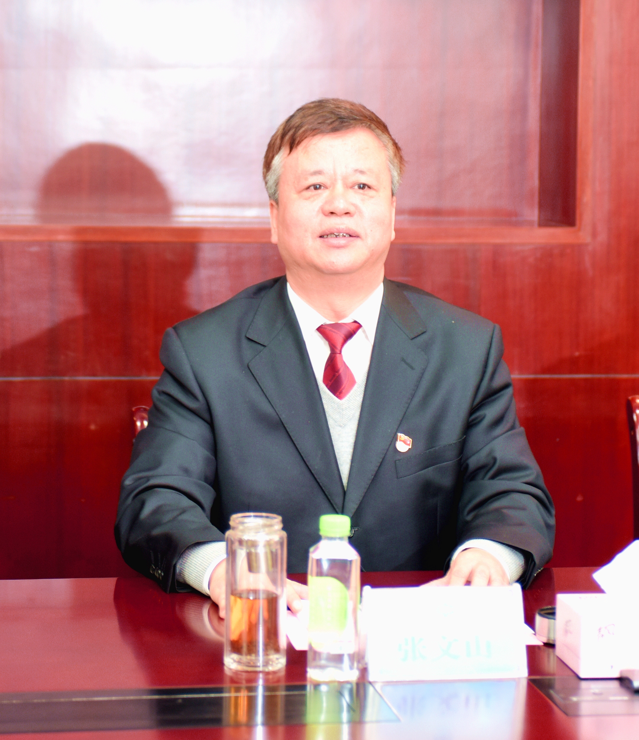 张文山会见徐州市泉山区委书记吴卫东一行